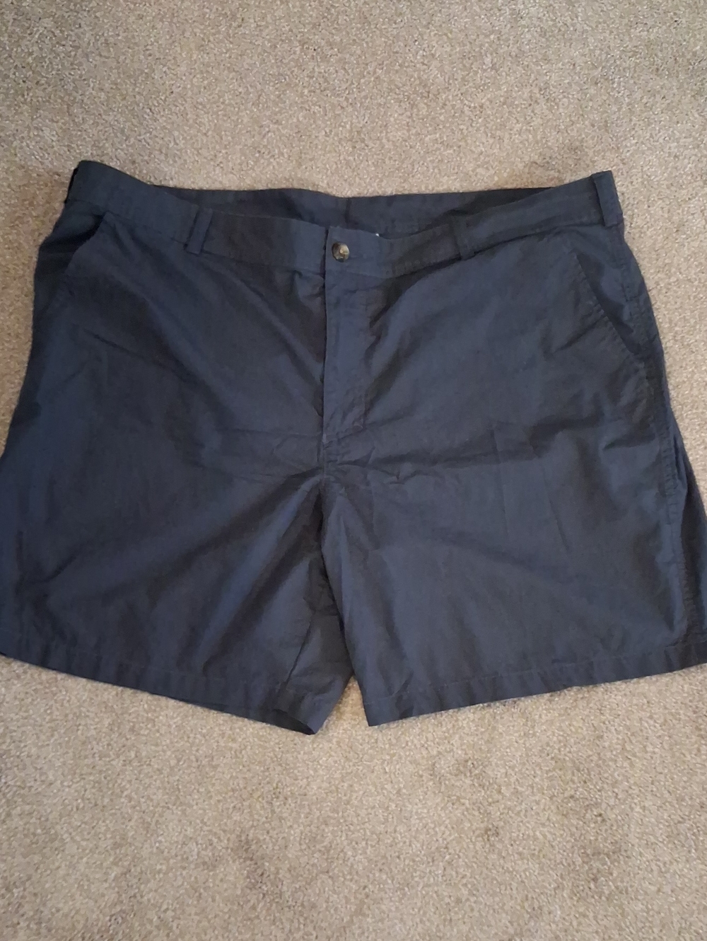 Columbia Men's Leightweight Chino Shorts. Dark Blue/Gray 42
